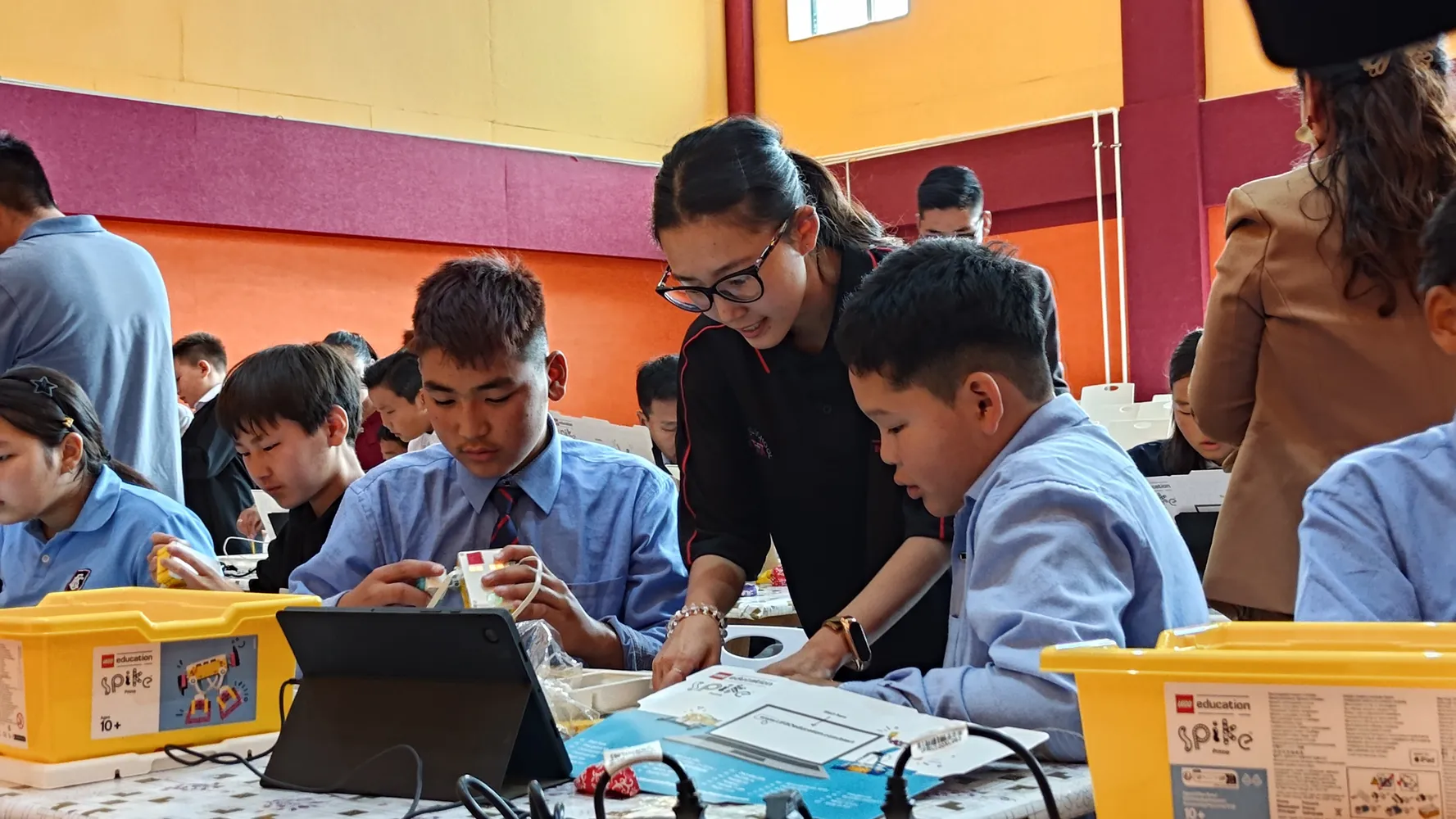 EMU Robotics teaches students